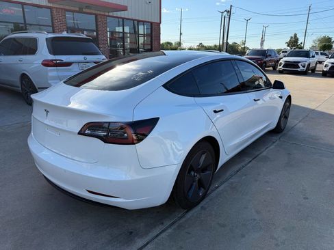 Used 2021 Tesla Model 3 Standard Range Plus image 4