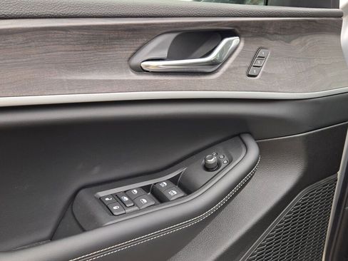 New 2025 Jeep Grand Cherokee Limited w/ Black Appearance Package image 23