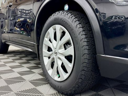 Used 2019 Nissan Rogue S image 24