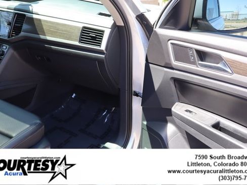 Used 2018 Volkswagen Atlas SEL AWD/4WD image 32