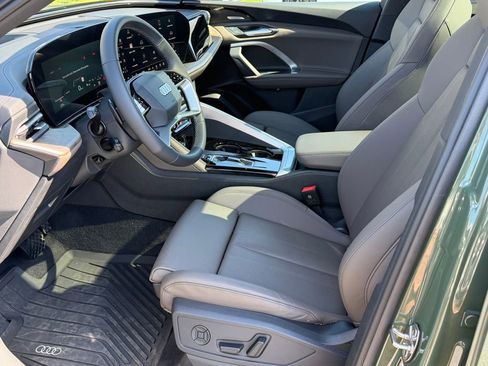 Certified 2025 Audi Q5 Premium Plus w/ Premium Plus AWD/4WD image 23