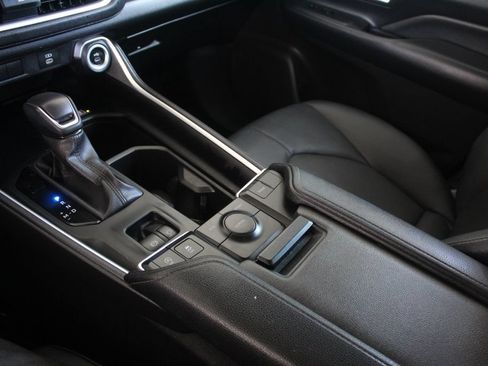 Used 2024 Toyota Grand Highlander FWD image 19