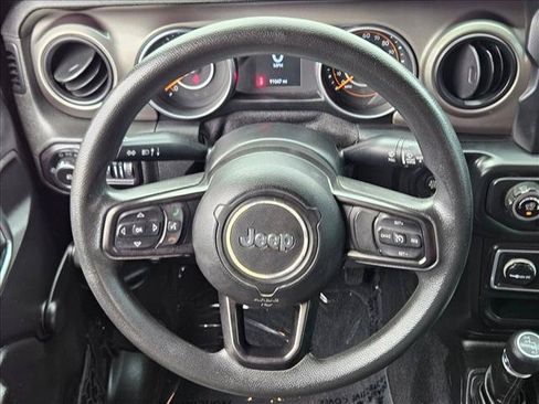Used 2018 Jeep Wrangler Unlimited Sport AWD/4WD image 15