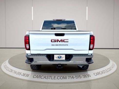 Used 2024 GMC Sierra 2500 Pro AWD/4WD image 4