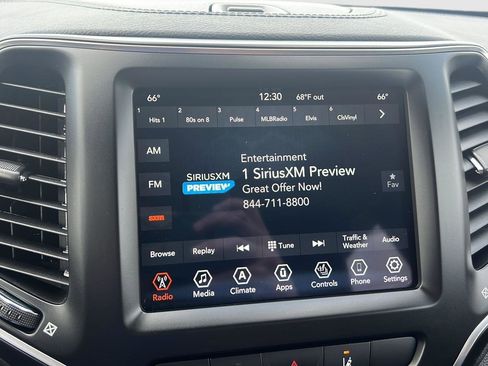 Used 2021 Jeep Cherokee Latitude Lux w/ Comfort/Convenience Group AWD/4WD image 33