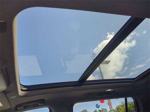 Used 2021 Chevrolet Suburban LT w/ LT Signature Package image 24