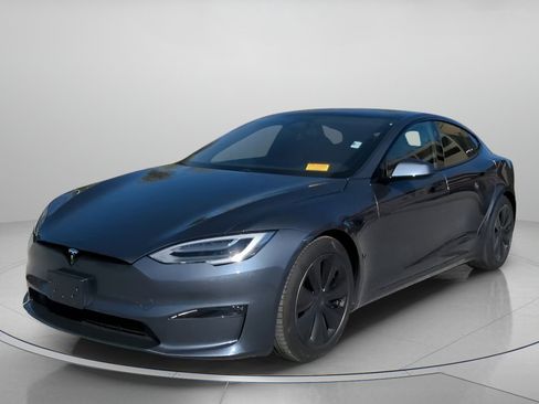 Used 2022 Tesla Model S image 11