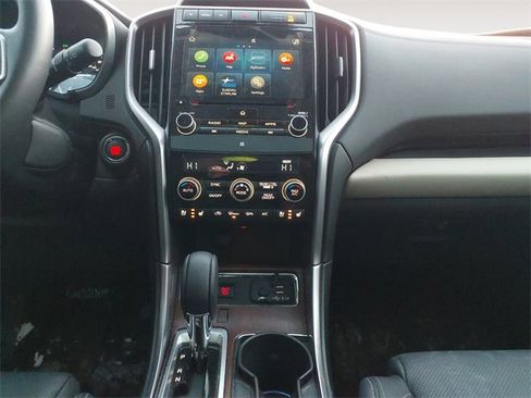 Used 2022 Subaru Ascent Touring image 11