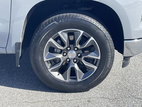 Used 2024 Chevrolet Silverado 1500 LT image 11