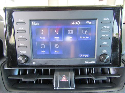 Used 2021 Toyota RAV4 XLE w/ Convenience Package AWD/4WD image 17
