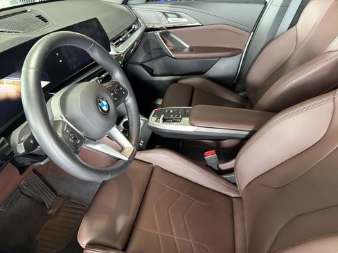 Used 2025 BMW X1 xDrive28i w/ Convenience Package AWD/4WD image 3