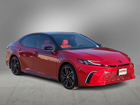 Used 2026 Toyota Camry XSE w/ Premium Package FWD image 2