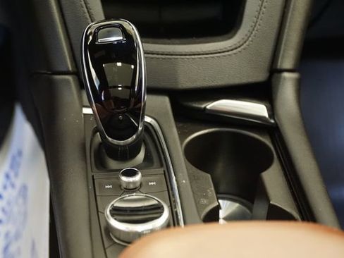 Used 2024 Cadillac XT5 Premium Luxury w/ LPO, Floor Liner Package AWD/4WD image 15