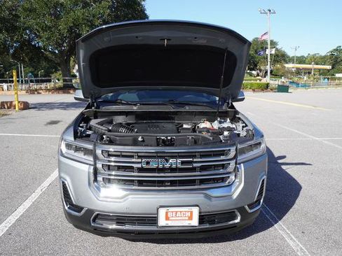 Used 2023 GMC Acadia SLE image 9