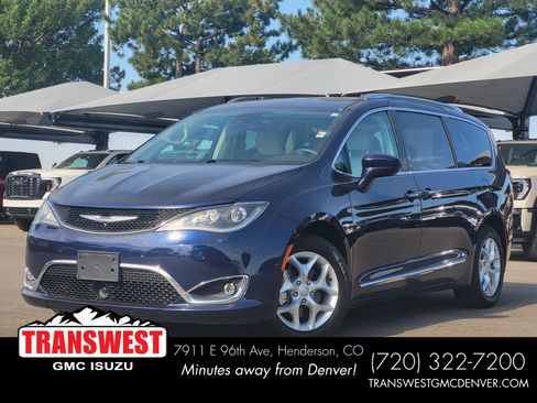 Used 2017 Chrysler Pacifica Touring-L Plus w/ Advanced Safetytec Group FWD image 1