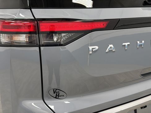 Used 2024 Nissan Pathfinder Platinum w/ Cargo Package AWD/4WD image 41