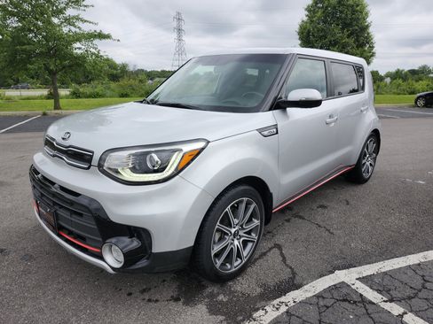 Used 2018 Kia Soul ! w/ Tech Package FWD image 10