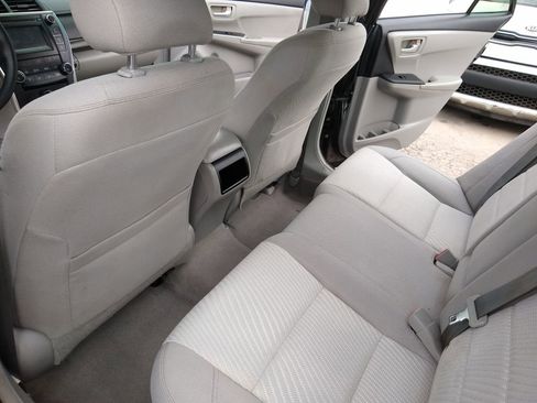 Used 2015 Toyota Camry LE image 20