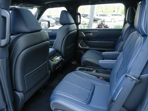 Certified 2026 INFINITI QX80 4WD w/ Sport Exterior Package image 32
