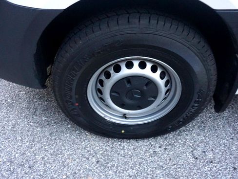 Used 2023 Mercedes-Benz Sprinter 2500 image 9