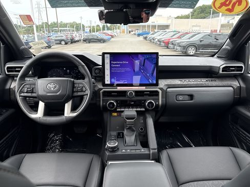 Used 2024 Toyota Tacoma Limited w/ Limited Package (LT) AWD/4WD image 29