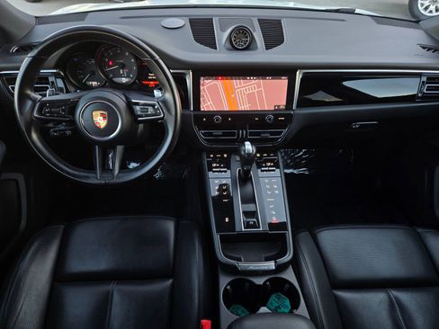 Used 2024 Porsche Macan AWD/4WD image 13