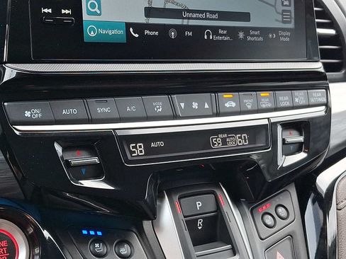 Used 2025 Honda Odyssey Elite image 17