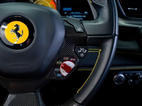 Used 2019 Ferrari 488 GTB RWD image 35