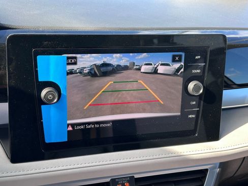 New 2026 Volkswagen Taos SE image 25