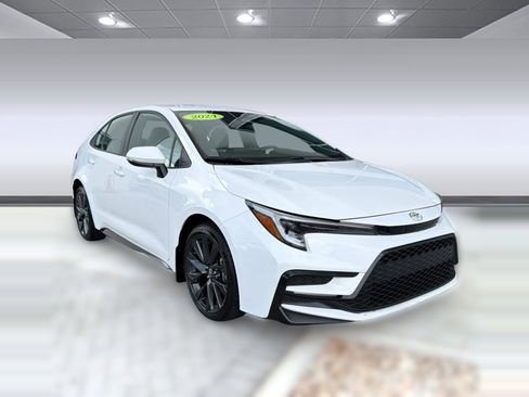 Used 2024 Toyota Corolla SE FWD image 7