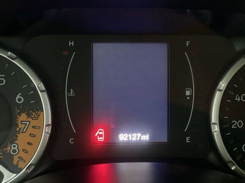 Used 2017 Jeep Renegade Latitude w/ Cold Weather Group image 19