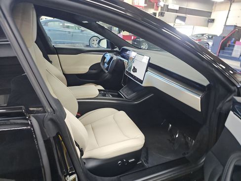 Used 2022 Tesla Model S Plaid image 18