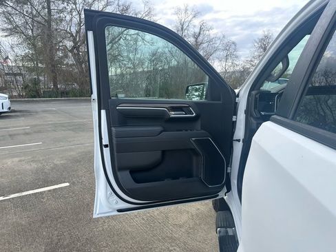 Used 2025 Chevrolet Silverado 1500 LT w/ Z71 Off-Road Package image 9