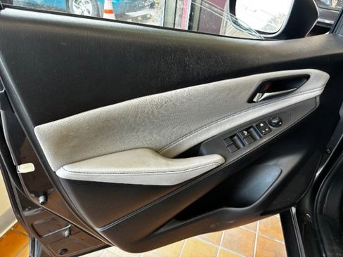 Used 2020 Toyota Yaris XLE FWD image 56