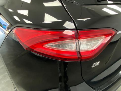 Used 2018 Maserati Levante GranLusso image 13