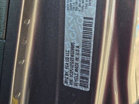 Used 2025 Jeep Wrangler Unlimited Sahara AWD/4WD image 25