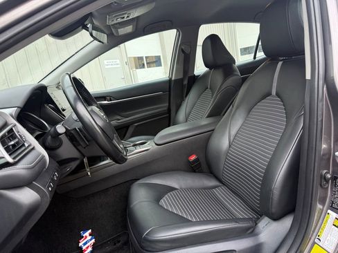 Used 2024 Toyota Camry SE image 5