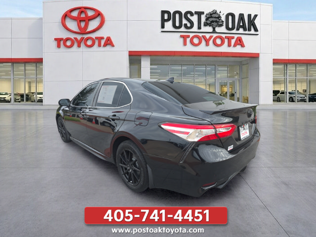 Used 2020 Toyota Camry SE FWD image 3