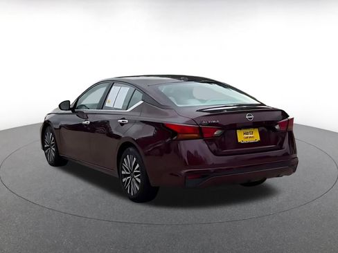Used 2025 Nissan Altima 2.5 SV image 11