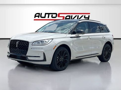 Used 2023 Lincoln Corsair Reserve w/ Equipment Group 201A FWD image 3