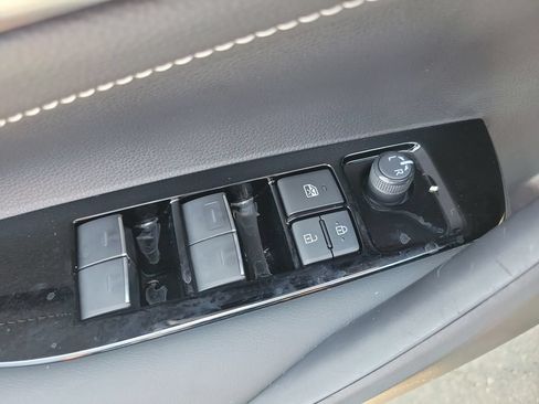 Used 2023 Toyota Corolla SE FWD image 22