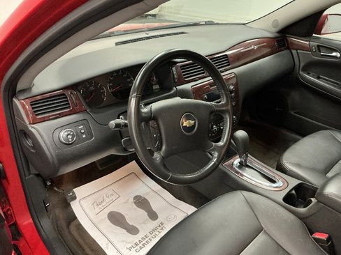 Used 2009 Chevrolet Impala LTZ FWD image 10
