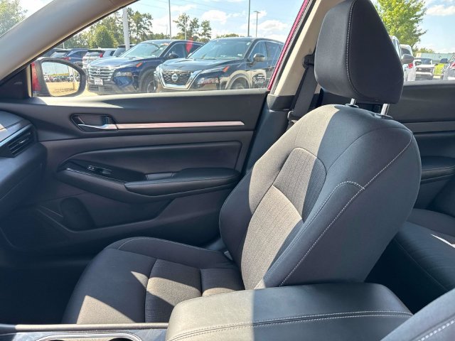 Used 2023 Nissan Altima 2.5 SV FWD image 21