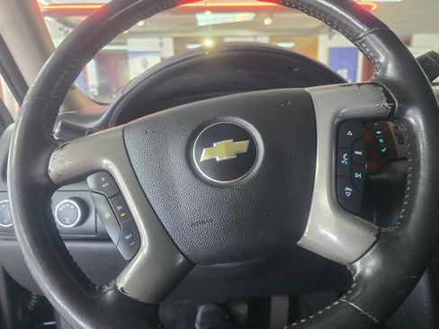 Used 2011 Chevrolet Avalanche LS image 22