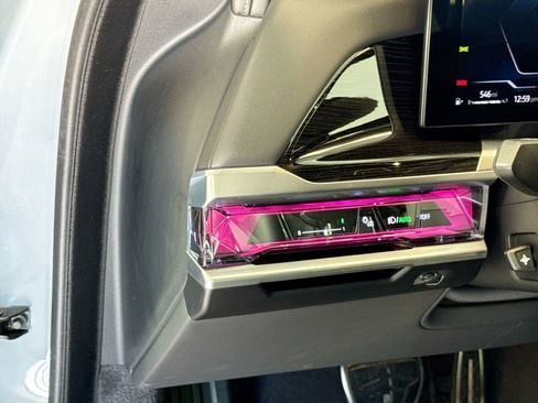 Used 2025 BMW 740i xDrive 740i xDrive w/ Premium Package image 10