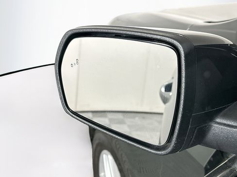 Used 2024 Ford Edge SEL image 16