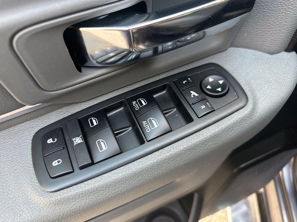 Used 2019 RAM 1500 Big Horn AWD/4WD image 17