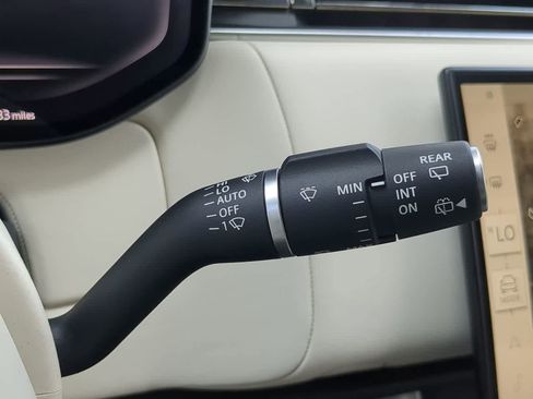 Used 2024 Land Rover Range Rover Autobiography image 27