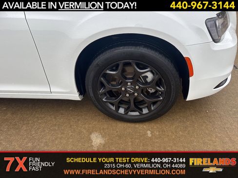 Used 2022 Chrysler 300 Touring w/ Sport Appearance Package image 49