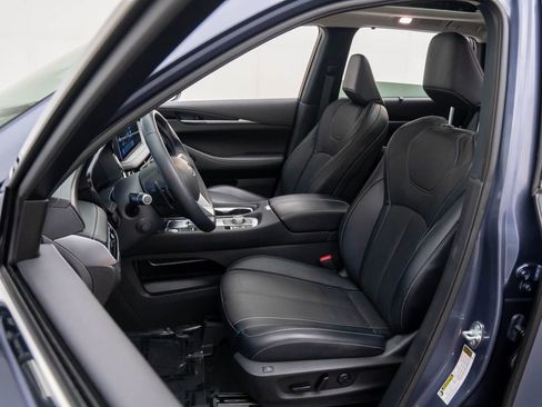 Used 2023 INFINITI QX60 Sensory w/ Cargo Package image 16